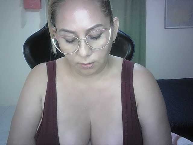 Mariana0x live cam on BongaCams
