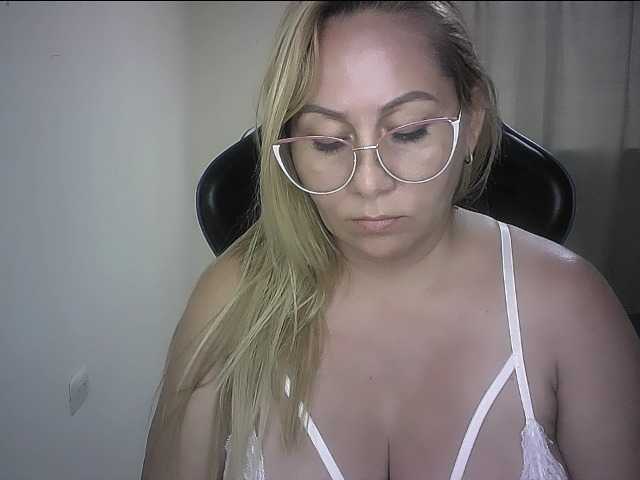 Mariana0x live cam on BongaCams