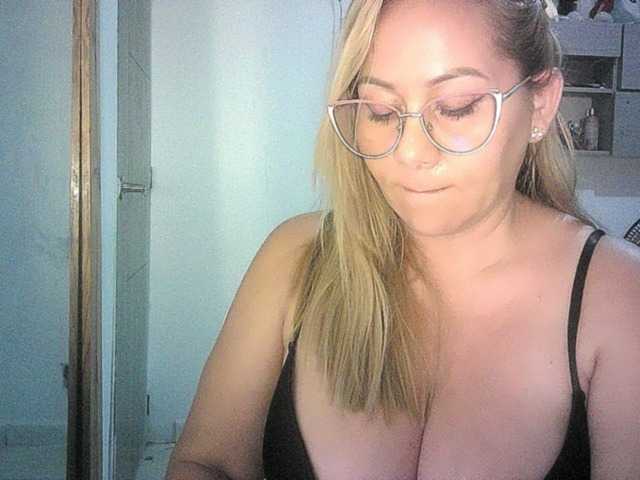 Mariana0x live cam on BongaCams
