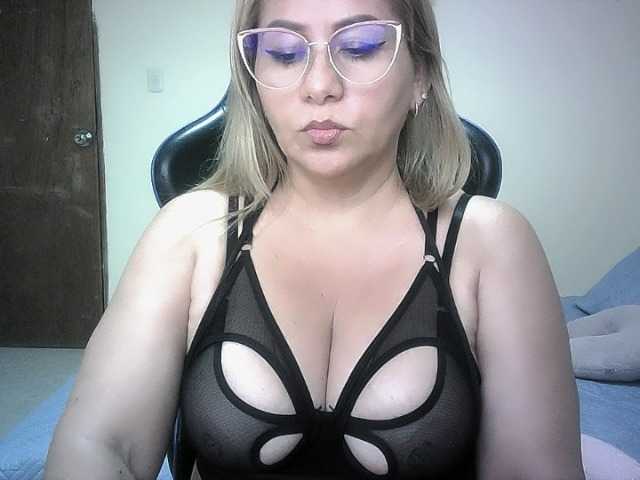 Mariana0x live cam on BongaCams