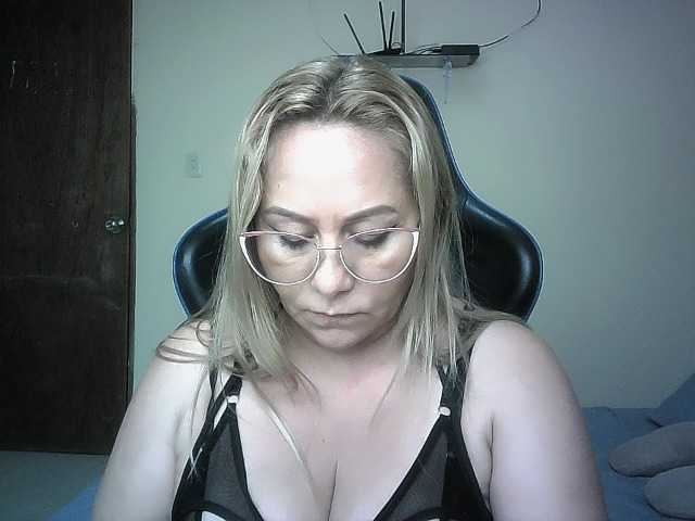Mariana0x live cam on BongaCams