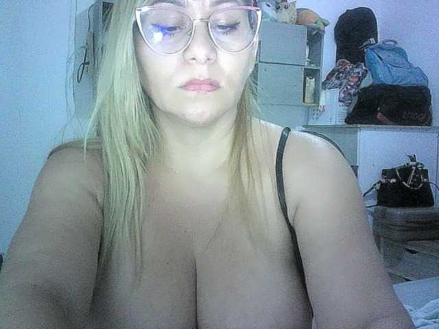 Mariana0x live cam on BongaCams