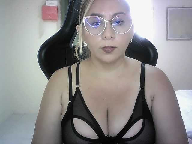Mariana0x live cam on BongaCams