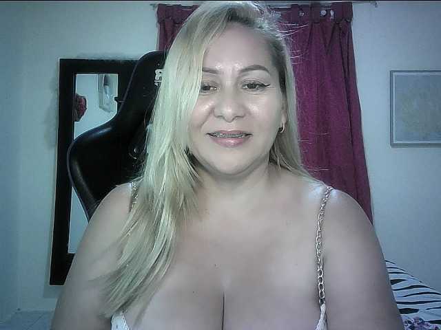 Mariana0x live cam on BongaCams