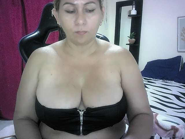 Mariana0x live cam on BongaCams