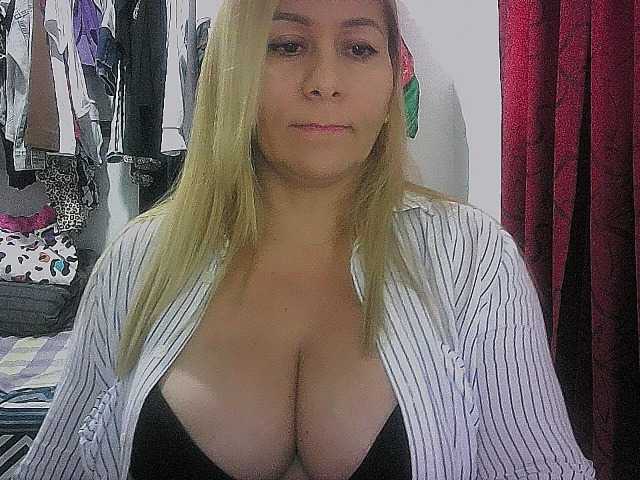 Mariana0x live cam on BongaCams