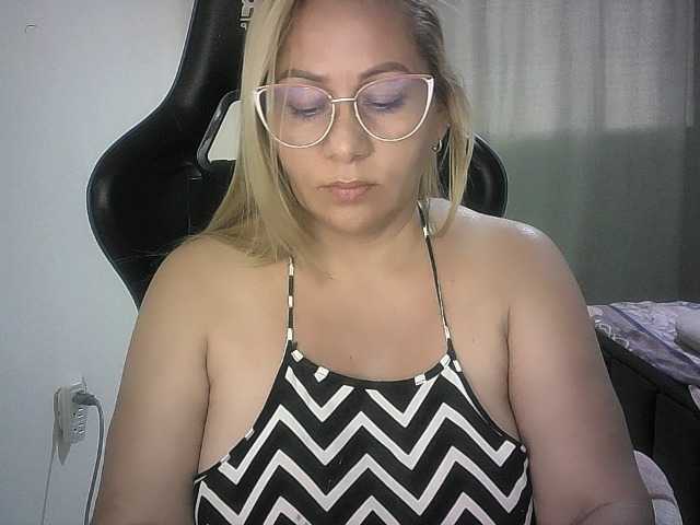 Mariana0x live cam on BongaCams
