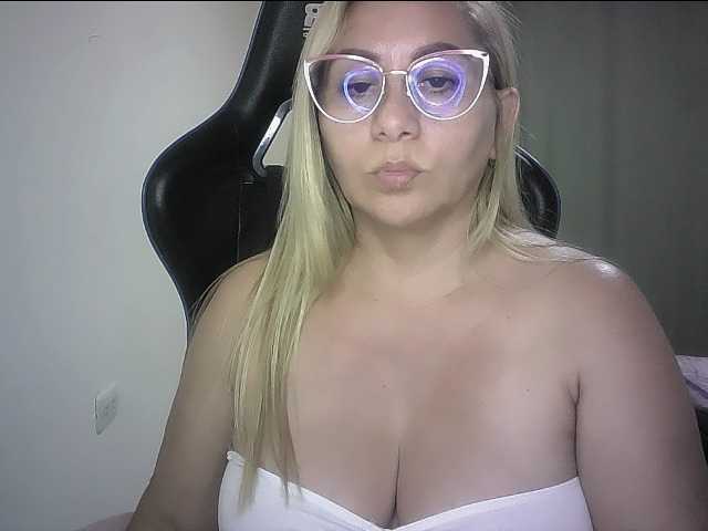 Mariana0x live cam on BongaCams