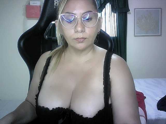 Mariana0x live cam on BongaCams