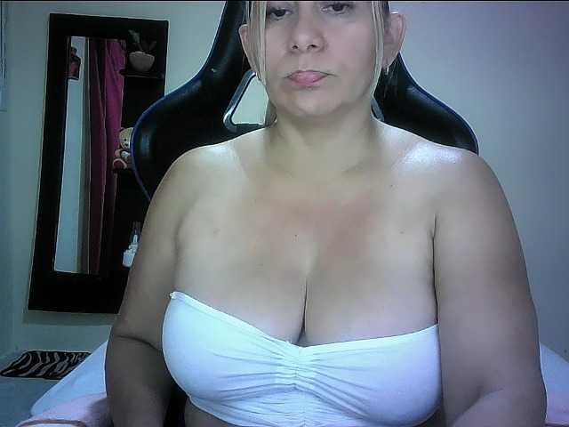 Mariana0x live cam on BongaCams