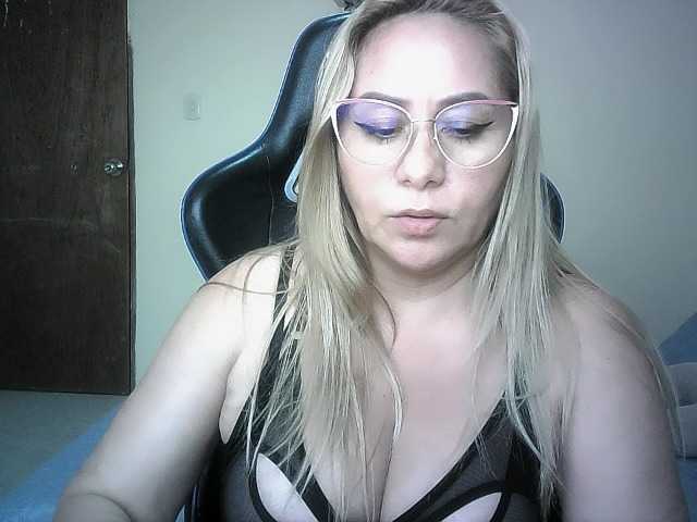 Mariana0x live cam on BongaCams