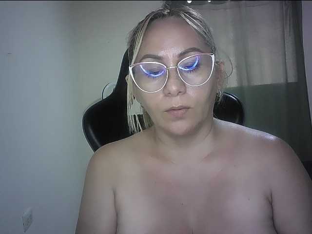 Mariana0x live cam on BongaCams