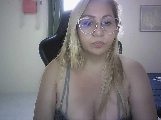 Mariana0x live cam on BongaCams
