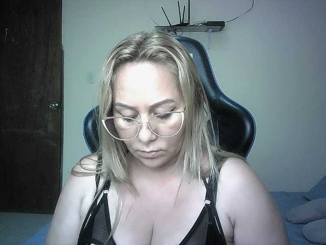 Mariana0x live cam on BongaCams