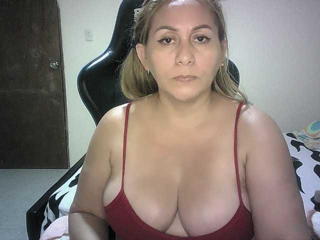 Mariana0x live cam on BongaCams