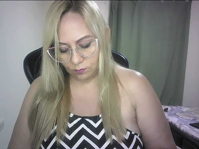 Mariana0x live cam on BongaCams