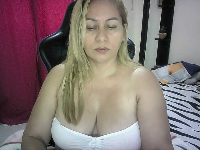 Mariana0x live cam on BongaCams