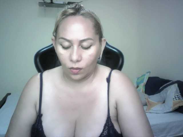 Mariana0x live cam on BongaCams