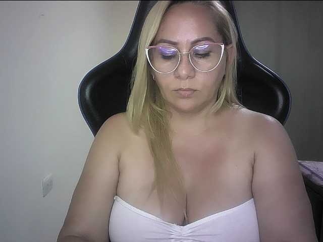 Mariana0x live cam on BongaCams