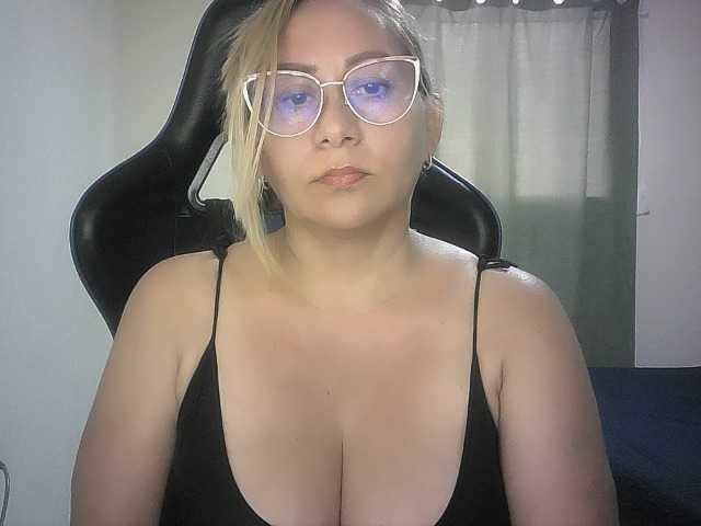 Mariana0x live cam on BongaCams