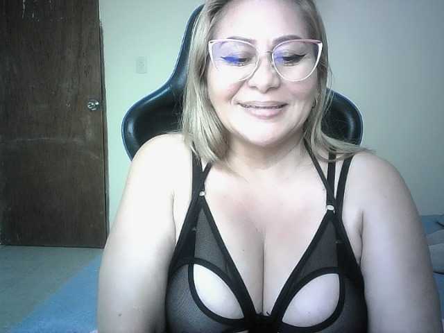 Mariana0x live cam on BongaCams