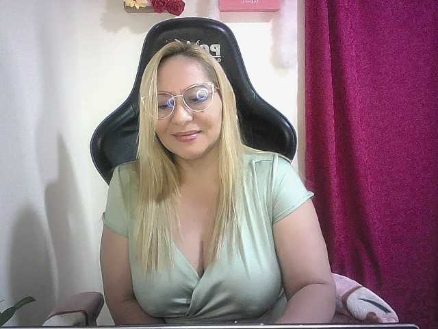 Mariana0x live cam on BongaCams