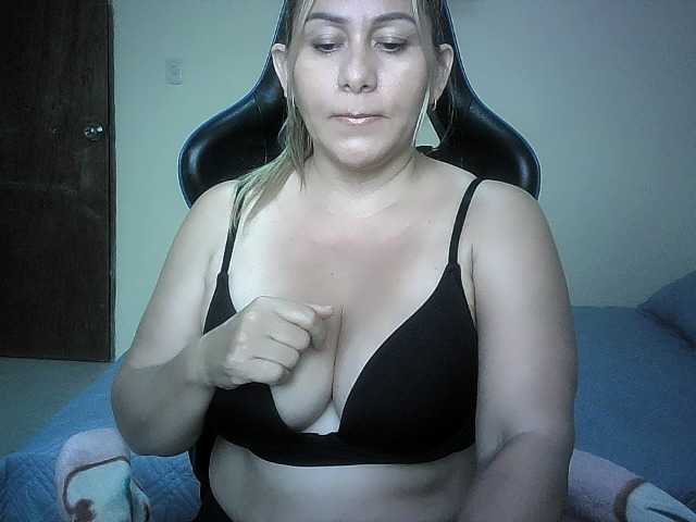 Mariana0x live cam on BongaCams