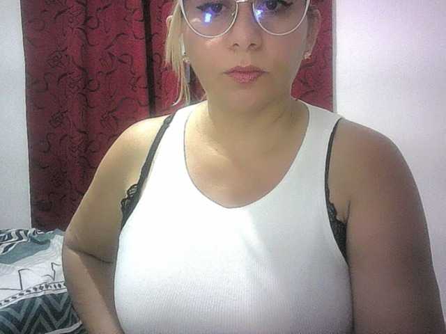 Mariana0x live cam on BongaCams