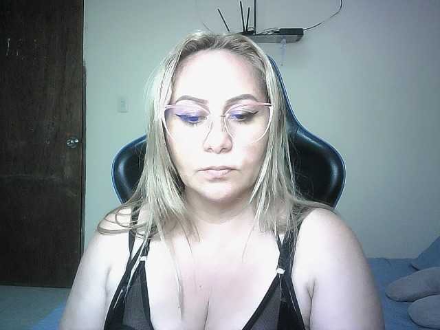 Mariana0x live cam on BongaCams