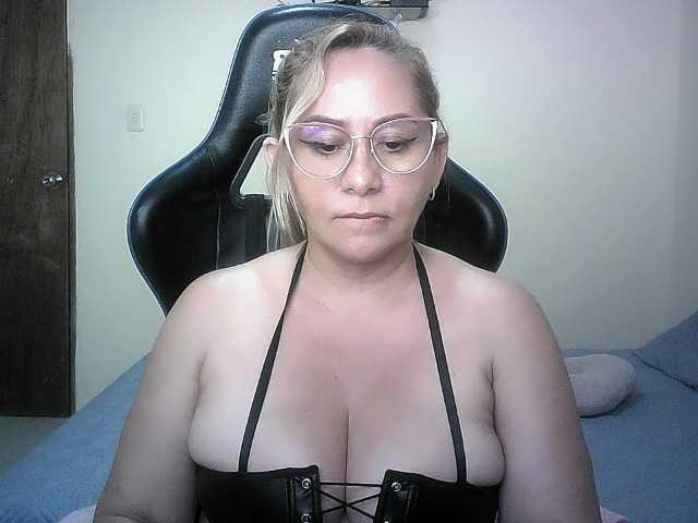 Mariana0x live cam on BongaCams