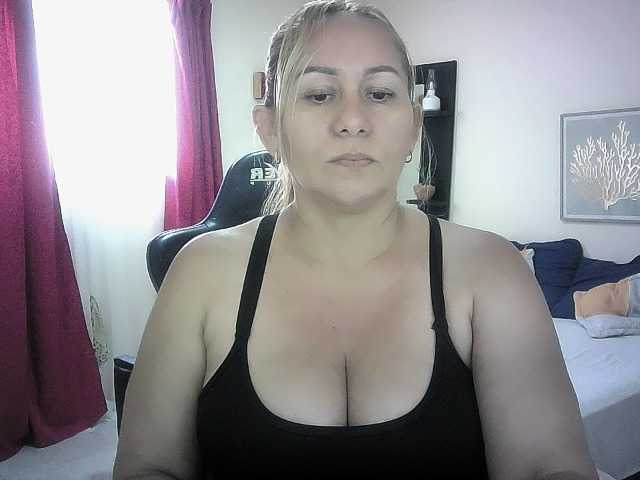 Mariana0x live cam on BongaCams