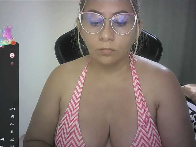 Mariana0x live cam on BongaCams