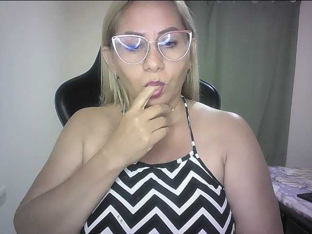 Mariana0x live cam on BongaCams