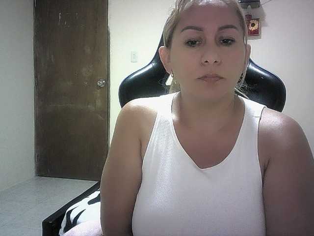 Mariana0x live cam on BongaCams