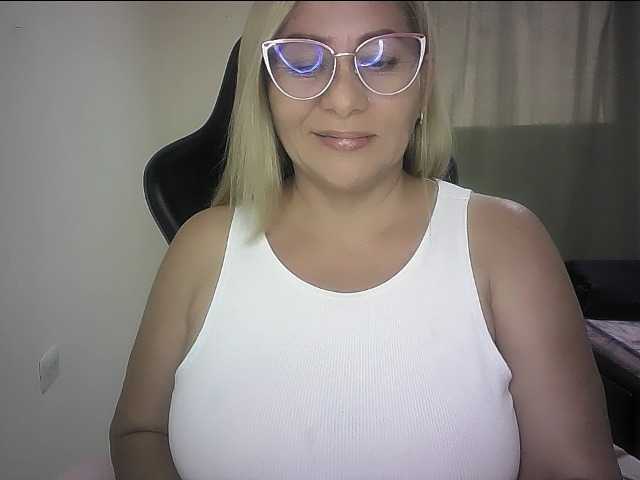 Mariana0x live cam on BongaCams
