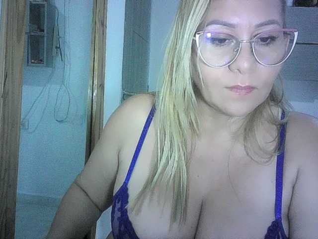 Mariana0x live cam on BongaCams