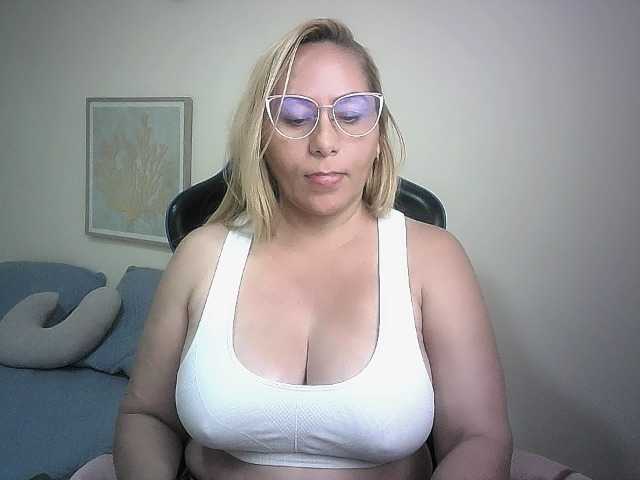 Mariana0x live cam on BongaCams