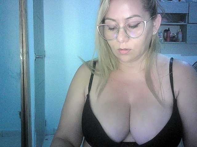 Mariana0x live cam on BongaCams