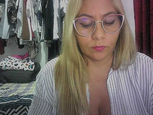 Mariana0x live cam on BongaCams