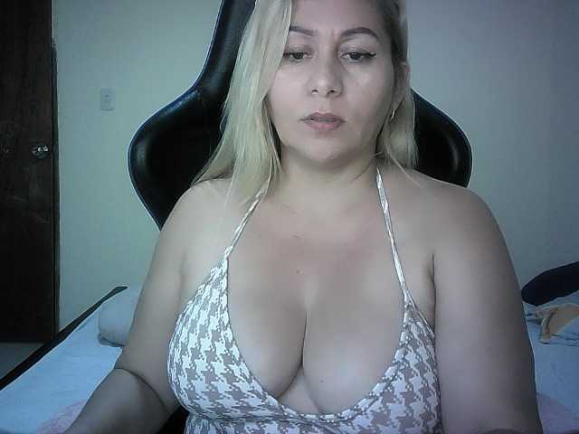 Mariana0x live cam on BongaCams