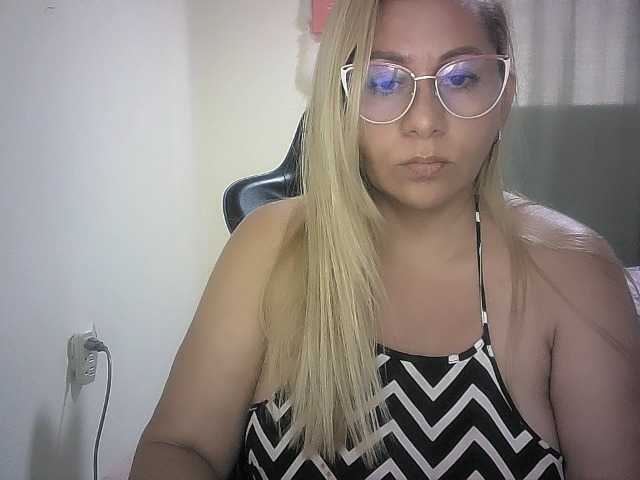 Mariana0x live cam on BongaCams