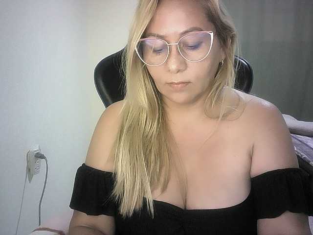 Mariana0x live cam on BongaCams