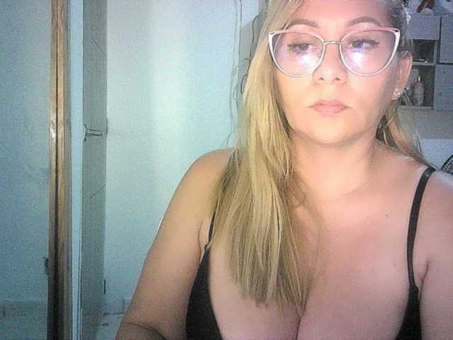 Mariana0x live cam on BongaCams