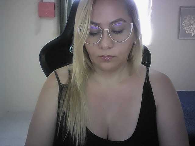 Mariana0x live cam on BongaCams