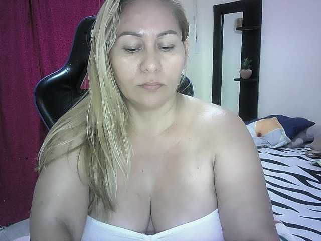 Mariana0x live cam on BongaCams