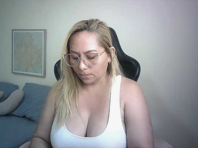 Mariana0x live cam on BongaCams