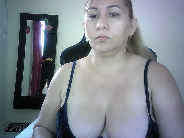 Mariana0x live cam on BongaCams