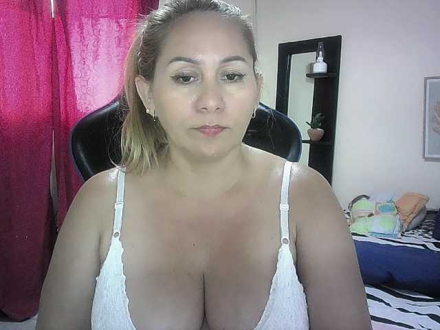 Mariana0x live cam on BongaCams