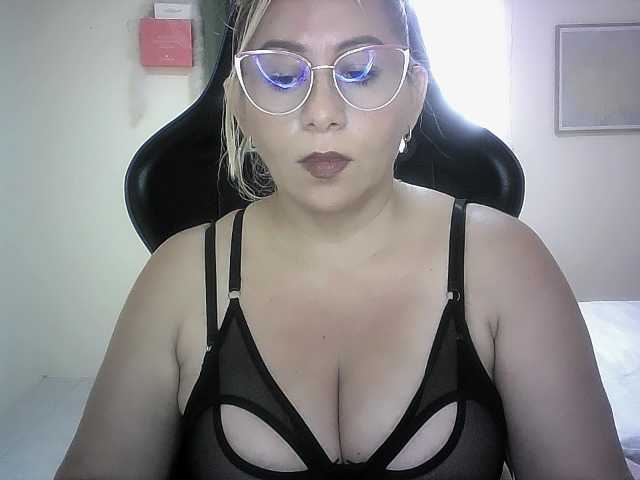 Mariana0x live cam on BongaCams