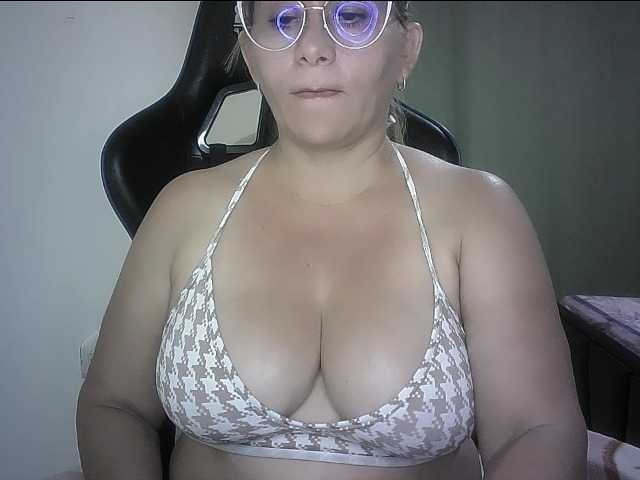 Mariana0x live cam on BongaCams